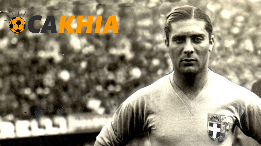 Giuseppe Meazza là một trong những cầu thủ bóng đá nổi tiếng nhất của Milano Giuseppe Meazza là một trong những cầu thủ bóng đá nổi tiếng nhất của Milano