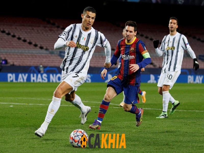 Ronaldo vs Messi ai giỏi hơn là câu hỏi không dễ để trả lời Ronaldo vs Messi ai giỏi hơn là câu hỏi không dễ để trả lời